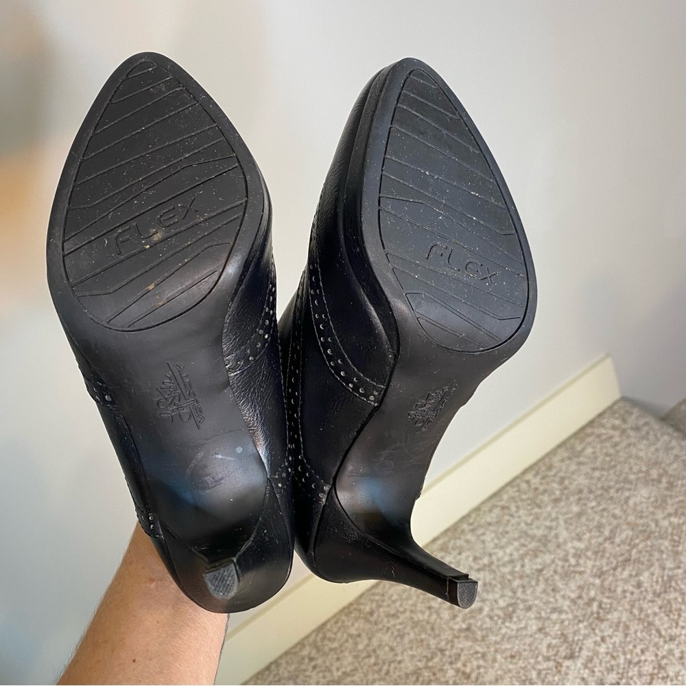 LIFE STRIDE Black Xanti Brogue Booties Heel Velocity Memory Oxford Shooties 6.5 - Picture 8 of 11